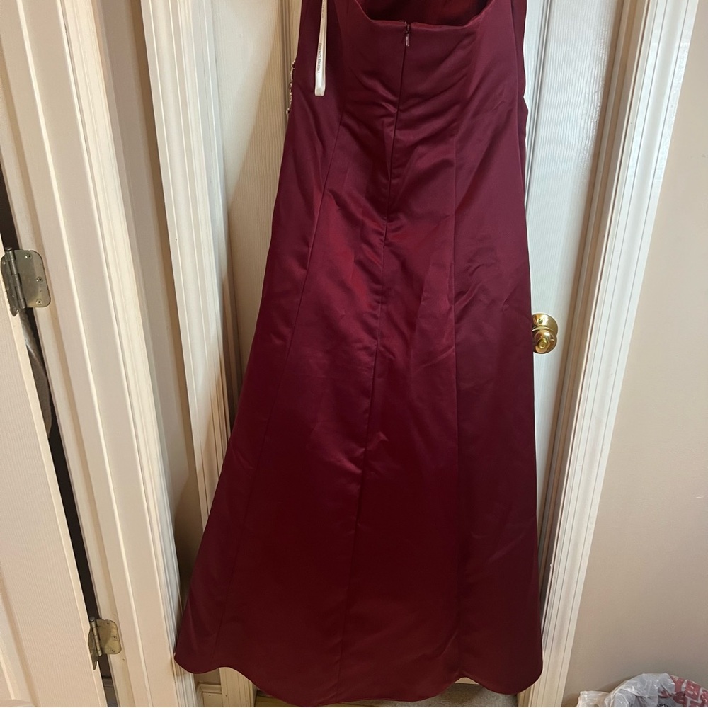 David’s Bridal Formal Wedding Prom Bridesmaid Strapless Burgundy Dress Size 10 - Picture 6 of 7